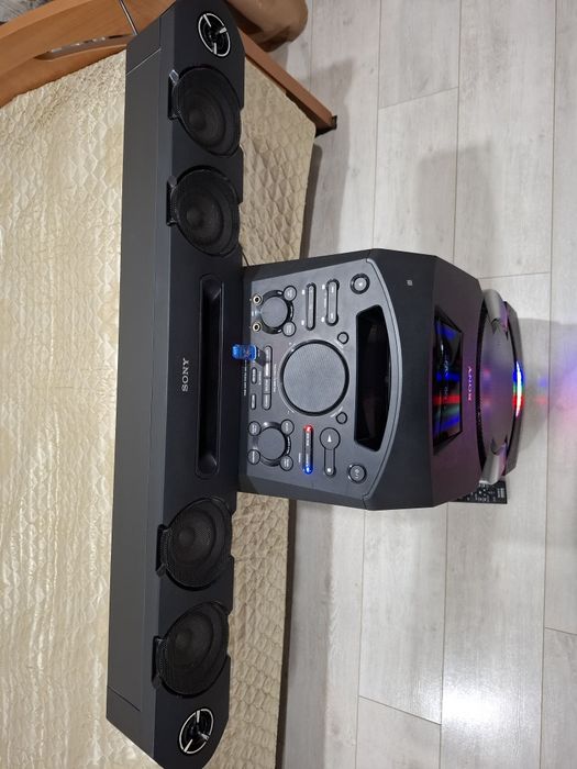 Музыкальная колонка Sony