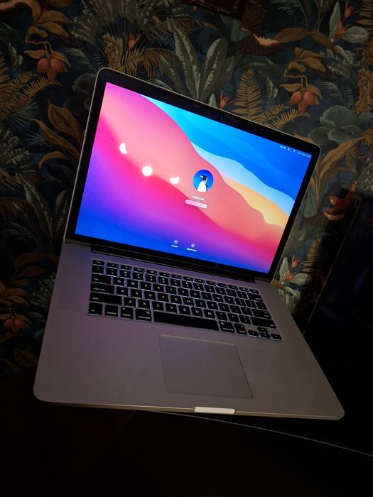 Macbook Pro 15 Inch Retina late 2013 i7 128gb Ssd intel iris