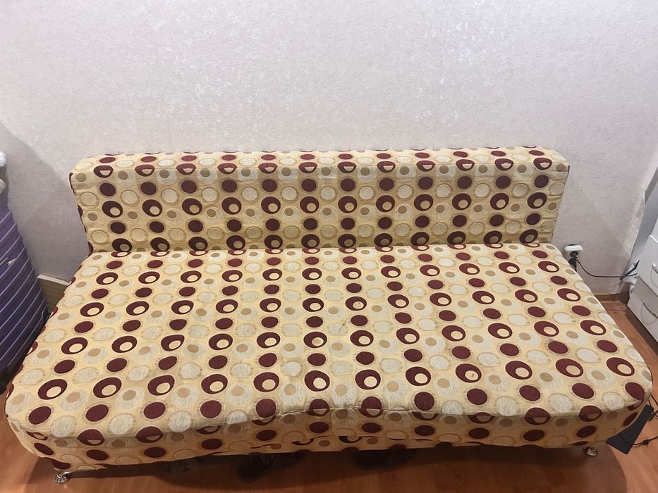 Отличный диван.