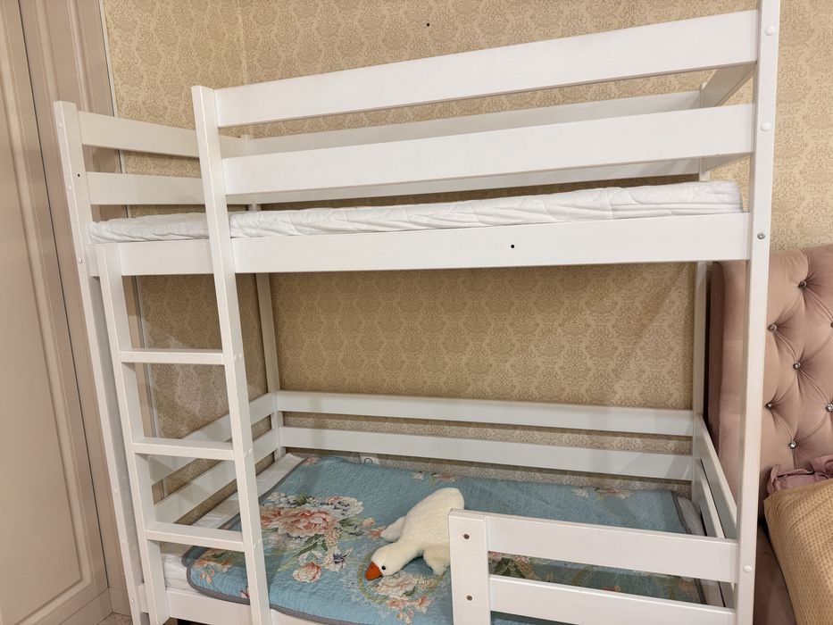 Двухярусная кровать
