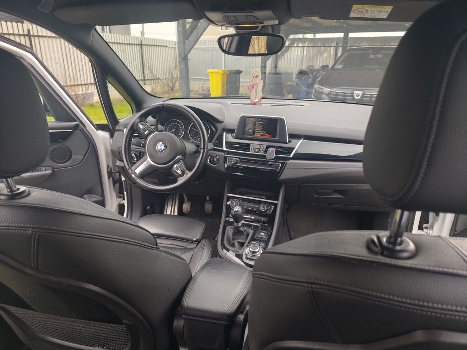 BMW 216 D mașina de familie