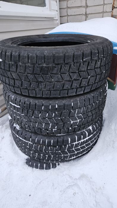 Продам комплект шин  sailun.