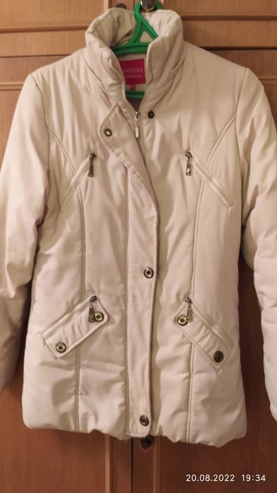 Продам женскую куртку