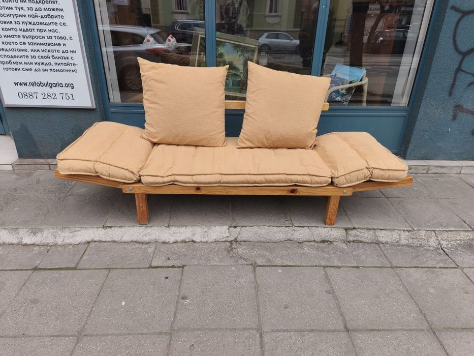 Разтегаем дървен диван