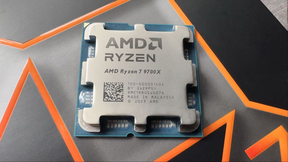 Процессор AMD Ryzen 7 9700X — новый