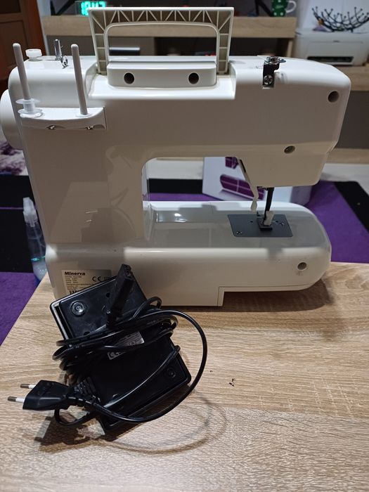 Masina de cusut Minerva
