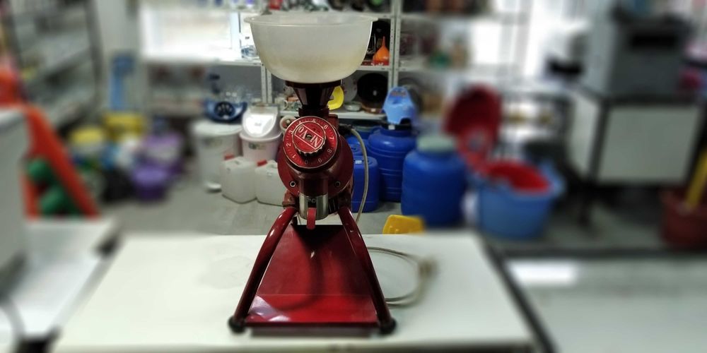 Професионална Кафемелачка NIVO (Николай Войнов) 750W, 1400 об./мин