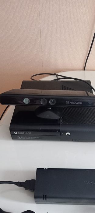Продам игровую консоль Xbox