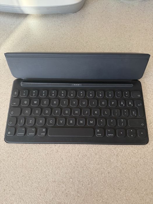 Apple Smart Keyboard pentru iPad 10.2 / 10.5 – stare foarte buna