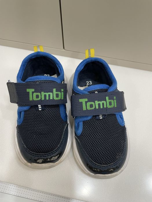 Продам кроссовки детские