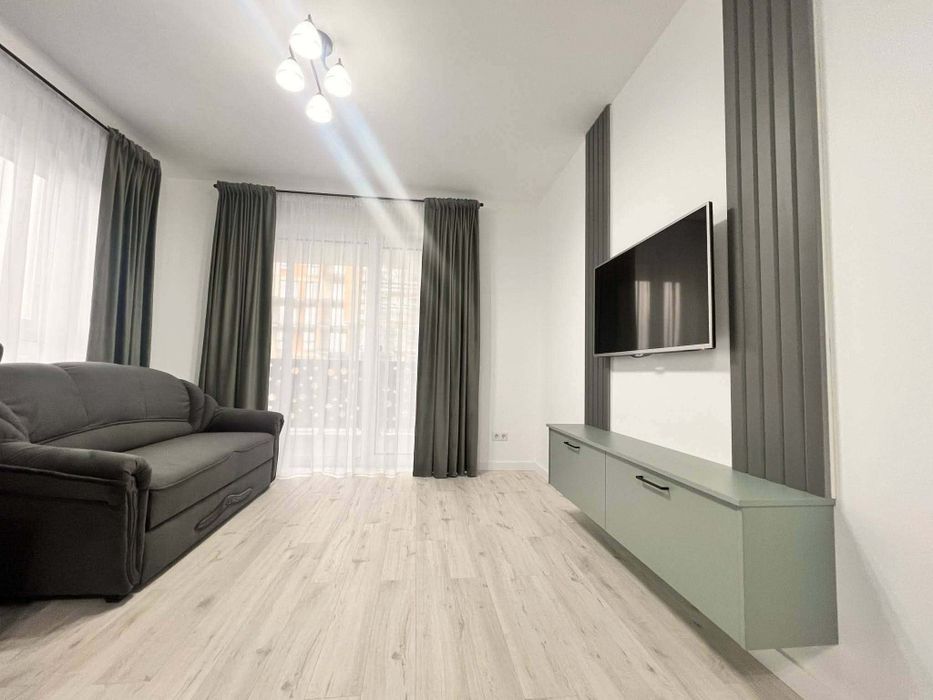 Închiriez apartament