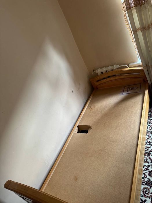 Yosh bola uchun divan