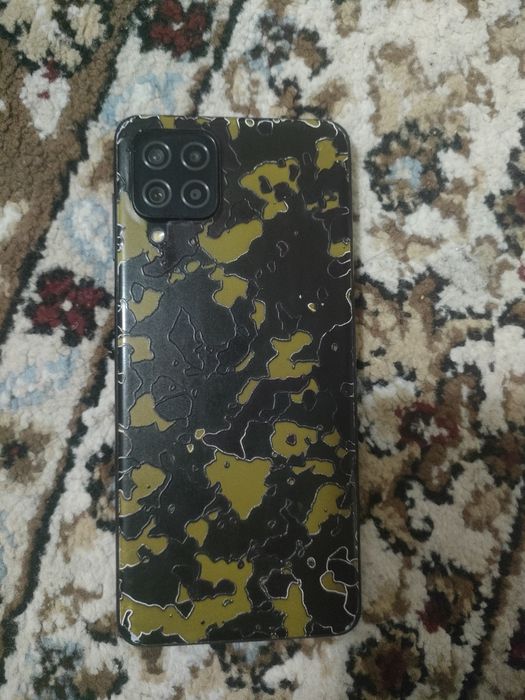 Продам смартфон Самсунг а22