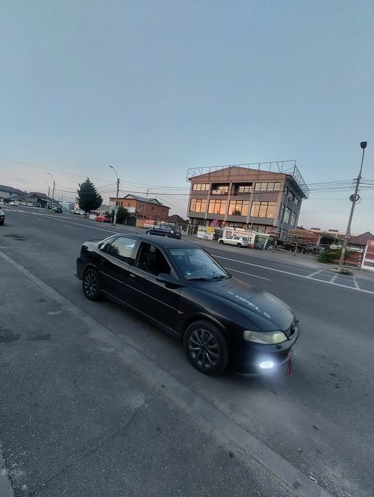 V/s Opel Vectra b 1.8 benzina și gpl