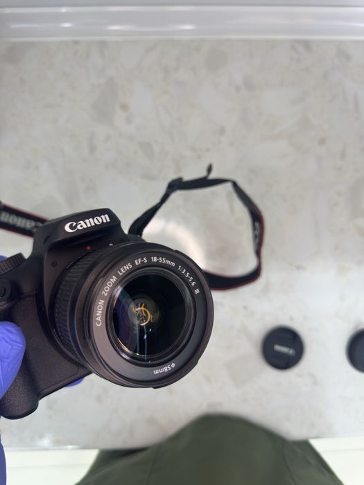 Canon EOS 4000D (zavod komplekt)