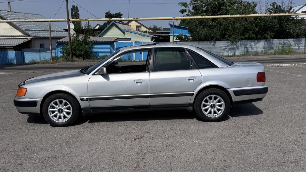 Audi 100 c4 (quattro®)