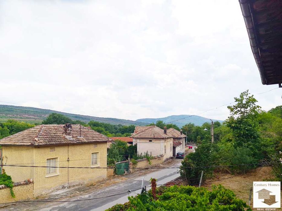 160027 Просторна къща в с. Бяла река, на 45 км от Велико Търново