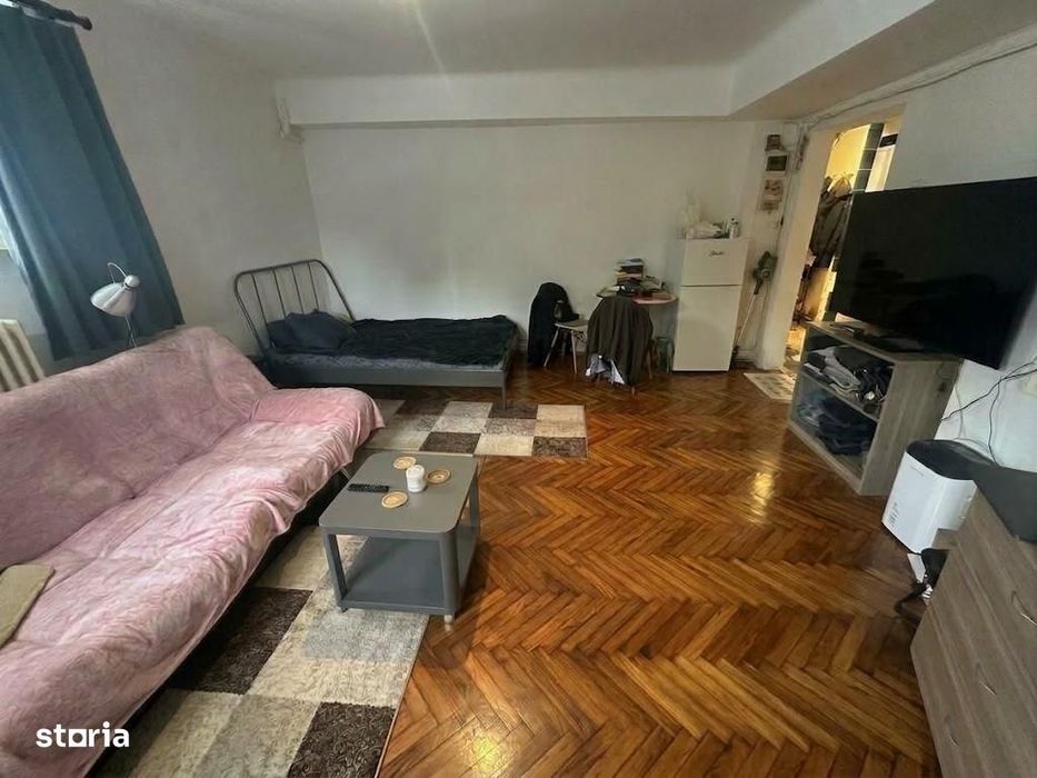 Garsonierǎ la câteva minute de metrou Eroilor
