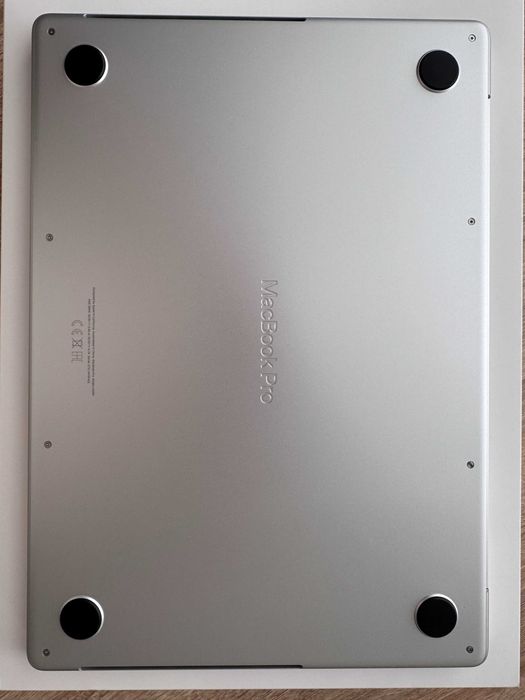 MacBook PRO M4 -Apple M4 Pro чип с 12-ядрен CPU и 16-ядрен GPU