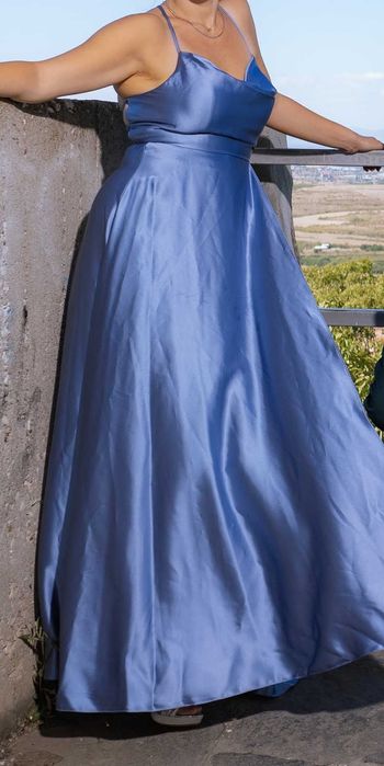 Официална дълга синя рокля, гол гръб