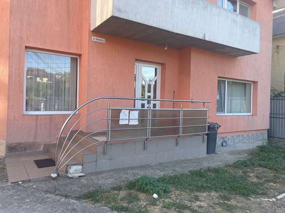 Apartament la vila de vanzare pe Sarmas