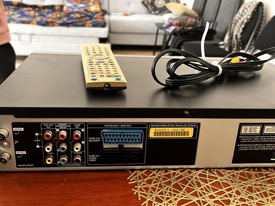 Комбоплеер LG (видеокасеты и диски)