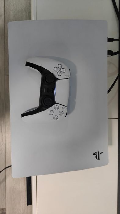 Playstation 5  (Ps5) Disk + controller