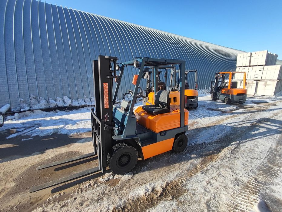 Продам вилочный погрузчик. Кара