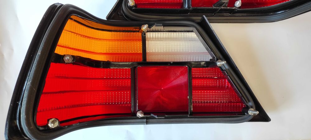 Стъкла за стопове на Мерцедес W124