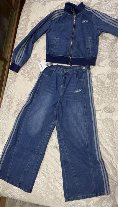 Продам женский джинсовый костюм