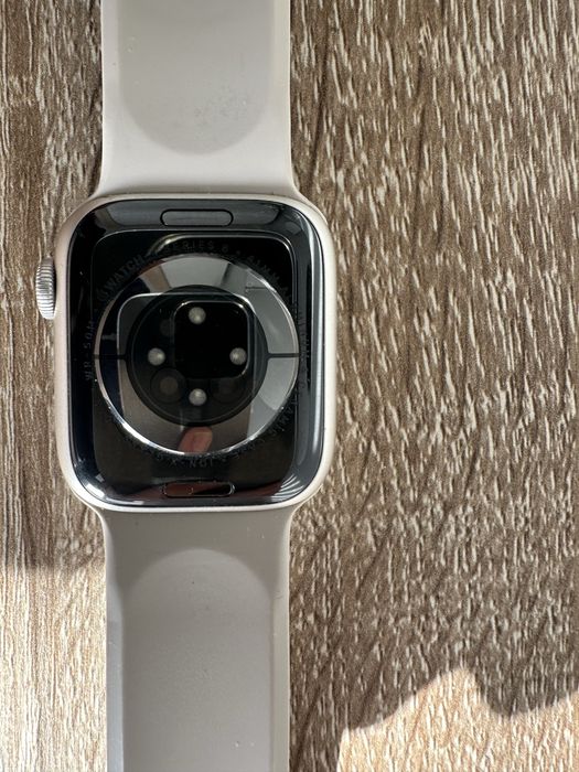 Apple Watch Series 8 41mm Starlight, батерия 98%, почти нов