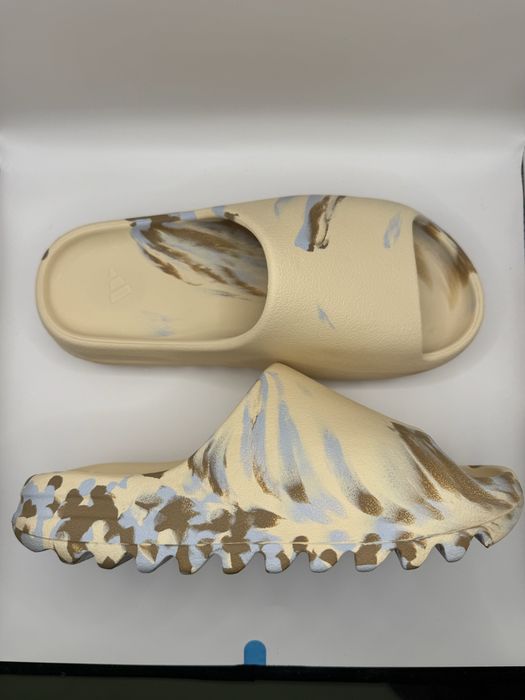 Adidas yeezy slide