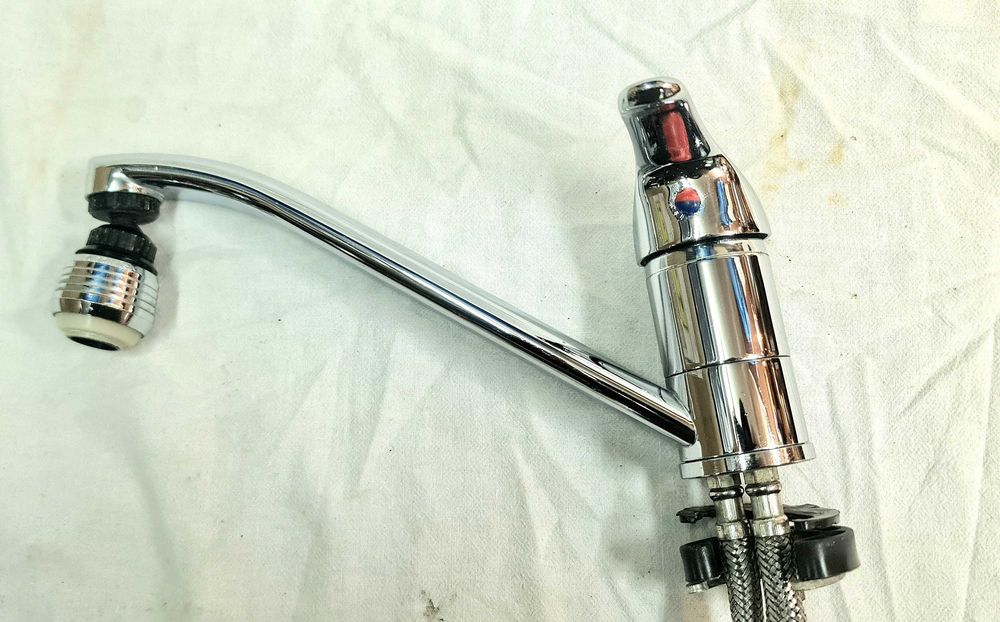 Смесители за умивалник баня, кухня, (смеситена батерия) стоящи 2бр.