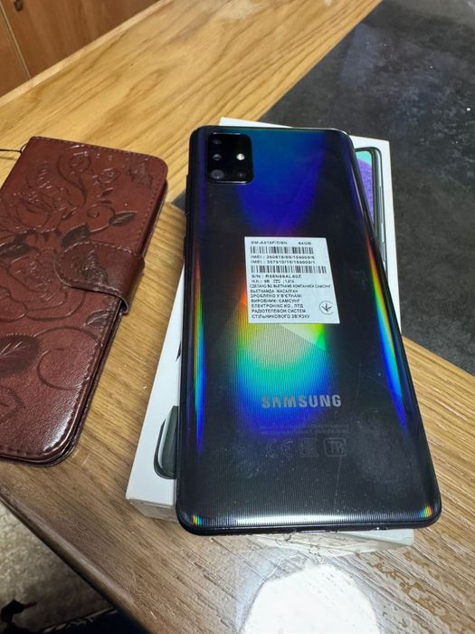 Продам телефон Самсунг А51