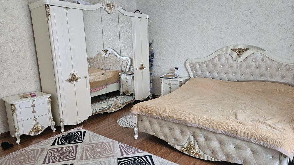 Спальный гарнитур