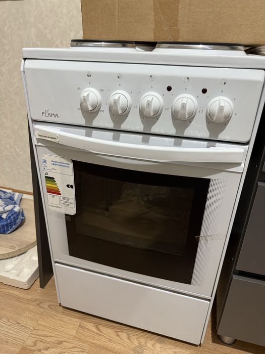 Новая электроплита Flama продам!