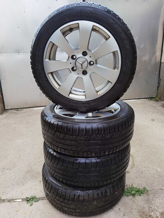 Roti 16" de Mercedes, cu anvelope 205/55/R16, marca Toyo, de iarna.