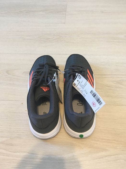 125 lei Adidas noi 35,5