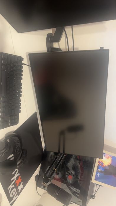 Vand monitor Alienware citeste descrierea