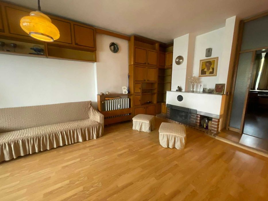 Дава се под наем Четиристаен апартамент в София, Център - 160 кв.м за 850 € - Снимка #2