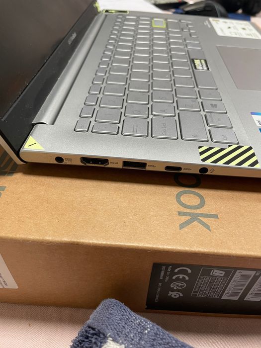 Laptop Asus Vivobook 14