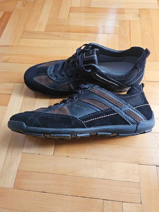Vand pantofi ,, Geox "marimea 43