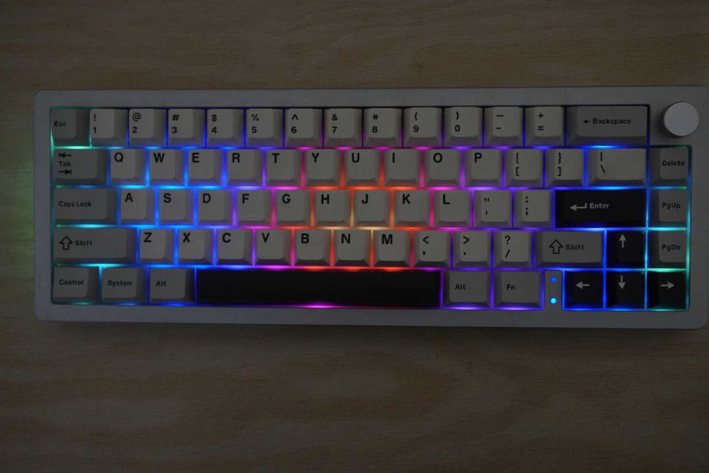 65% Безжична механична клавиатура Yunzii AL66 Изцяло метална Knob RGB