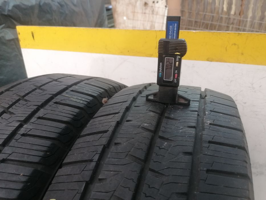 215/60/17 C 2x Continental allsezon dot 2622.  7,,02mm