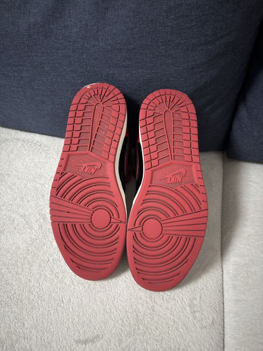 Air Jordan 1 High Patent Bred