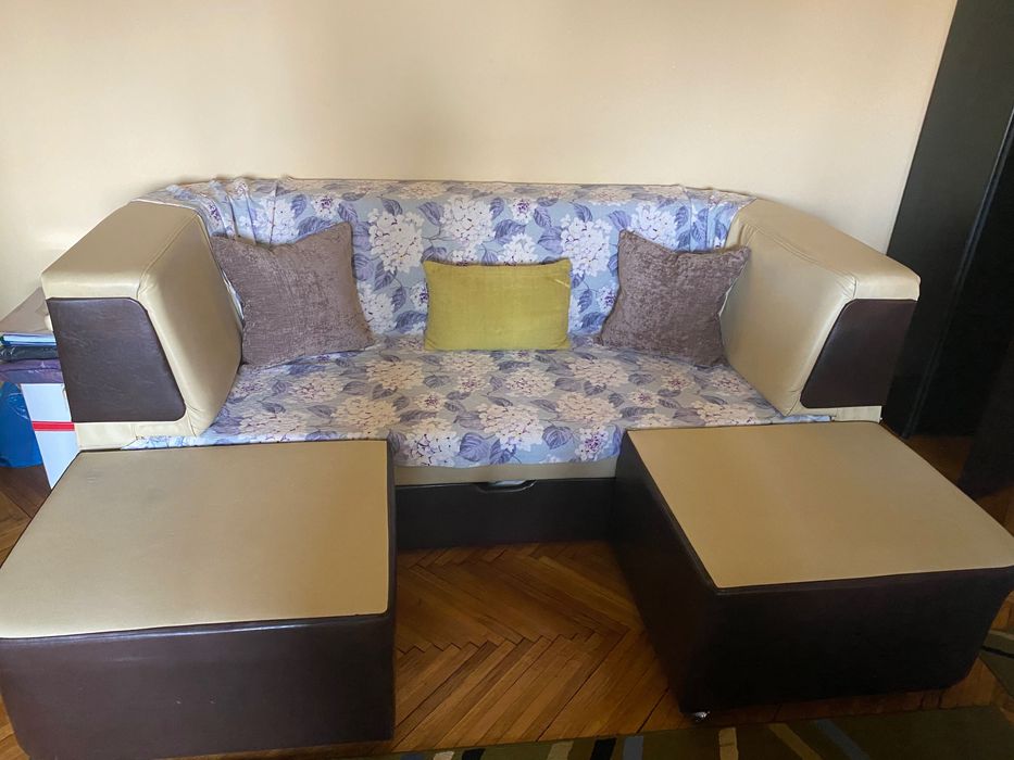 Canapea bej extensibila - piele ecologică cu măsuță piele