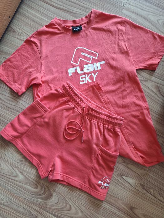 Продавам екип на Flair