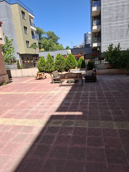 Давам под наем тристаен в кв.Студ.град дългосрочно