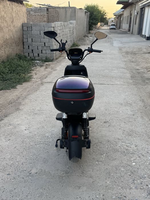 Elektro skutr sotiladi