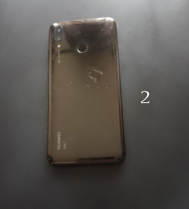 Продам два телефона huawei p smart
